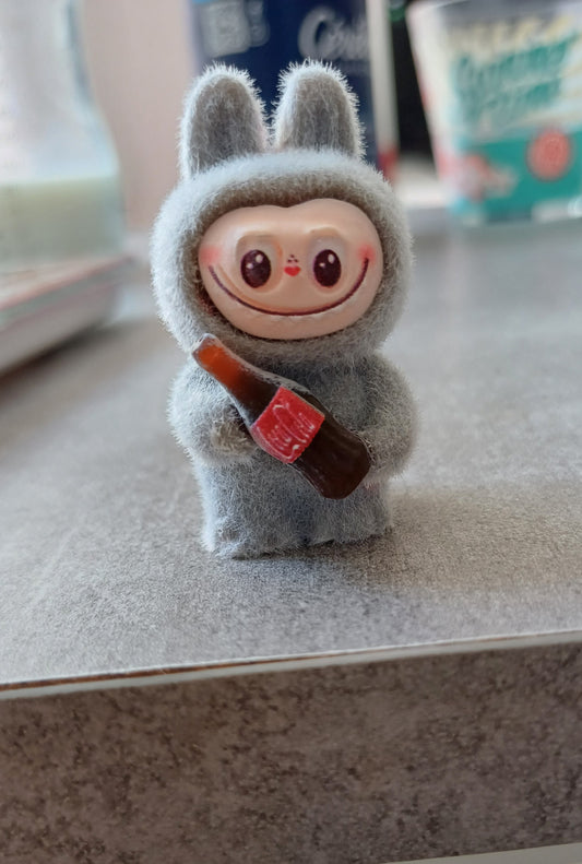 Petite figurine Labubu